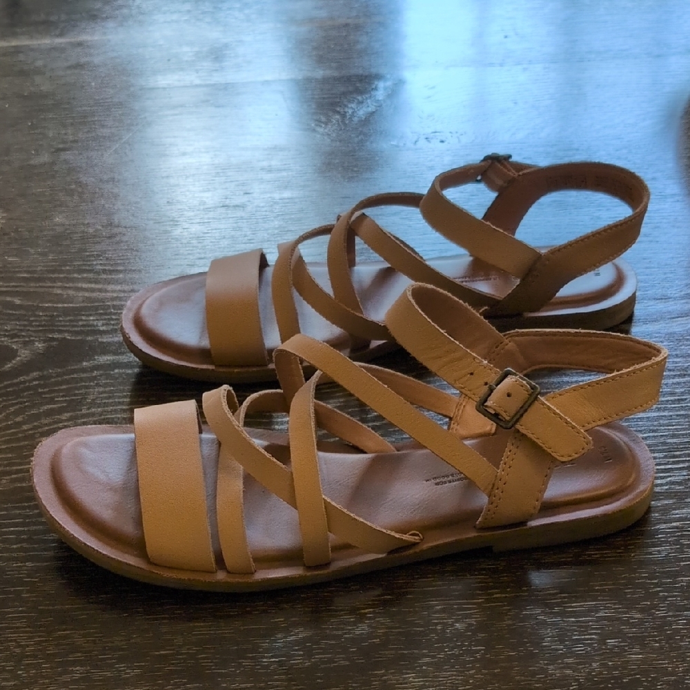 Toms Women's Tan Strappy Sandals, size 7.5,